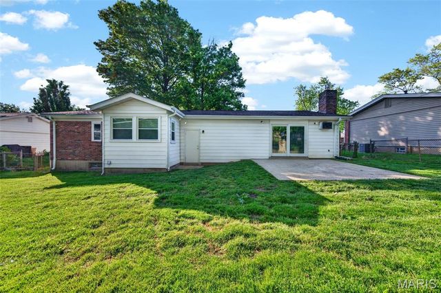 4723 Langtree Drive, St Louis, MO 63128