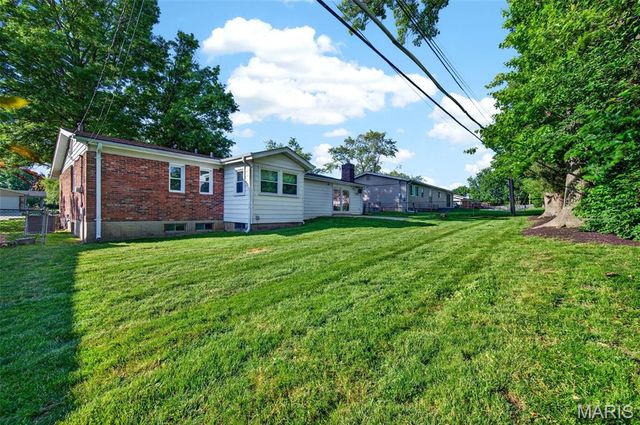 4723 Langtree Drive, St Louis, MO 63128