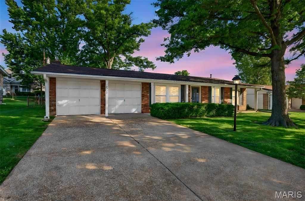 4723 Langtree Drive, St Louis, MO 63128