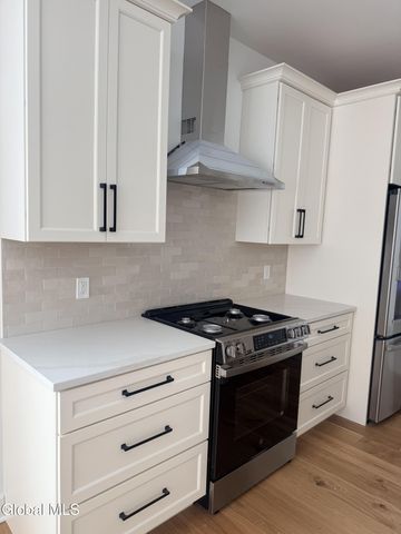 17 Blue Aster Lane, Malta, NY 12020