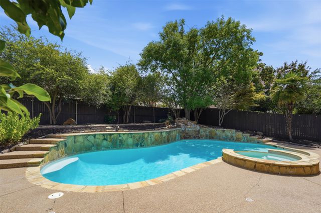2221 Danielle Drive, Colleyville, TX 76034