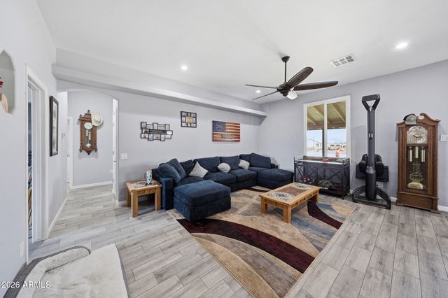 34841 N 3RD Street, Phoenix, AZ 85086