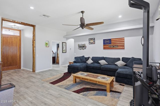 34841 N 3RD Street, Phoenix, AZ 85086