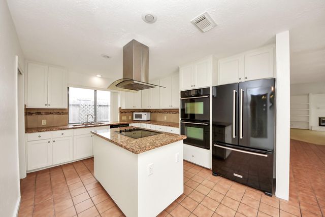4306 Shady Springs Drive, Seabrook, TX 77586