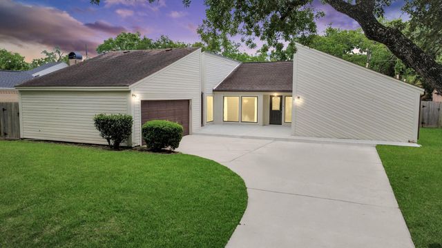 4306 Shady Springs Drive, Seabrook, TX 77586