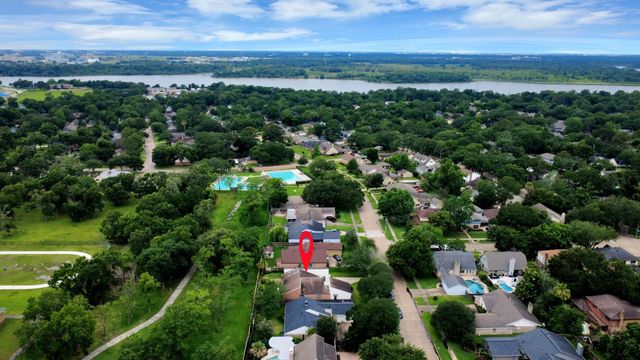4306 Shady Springs Drive, Seabrook, TX 77586