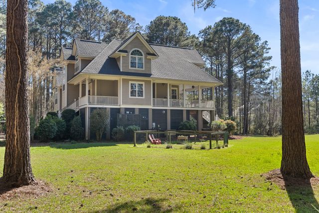 6042 Pawlett Blake Lane, Wadmalaw Island, SC 29487