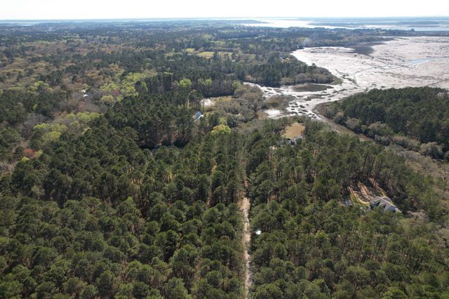 6042 Pawlett Blake Lane, Wadmalaw Island, SC 29487