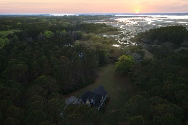6042 Pawlett Blake Lane, Wadmalaw Island, SC 29487