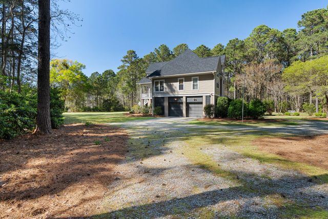 6042 Pawlett Blake Lane, Wadmalaw Island, SC 29487