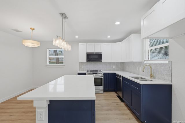 1422 Kayton, San Antonio, TX 78210