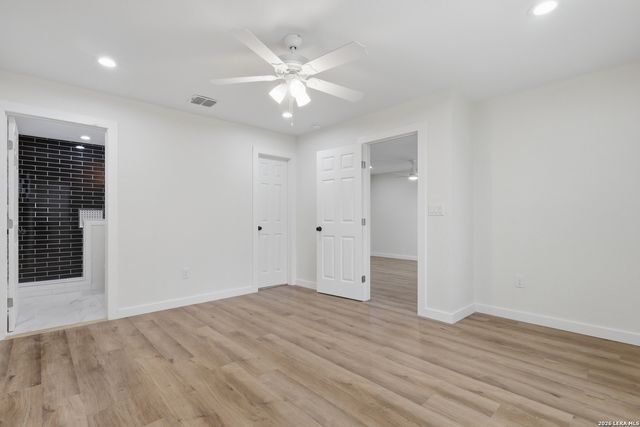 1422 Kayton, San Antonio, TX 78210