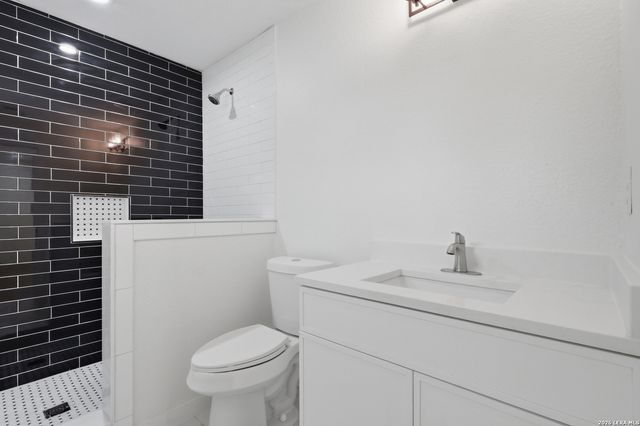 1422 Kayton, San Antonio, TX 78210