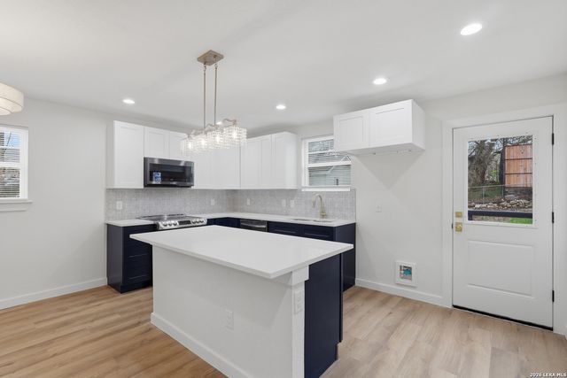 1422 Kayton, San Antonio, TX 78210