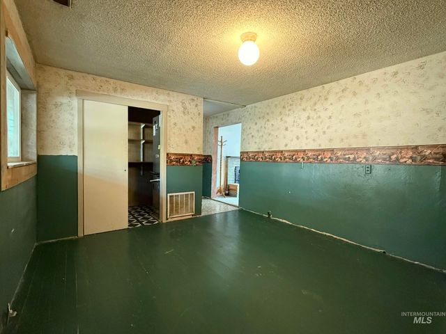 2395 Villard St, Pomeroy, WA 99347