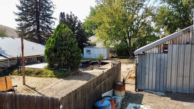 2395 Villard St, Pomeroy, WA 99347