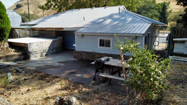 2395 Villard St, Pomeroy, WA 99347