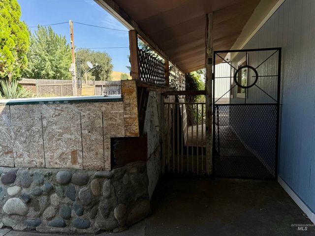 2395 Villard St, Pomeroy, WA 99347
