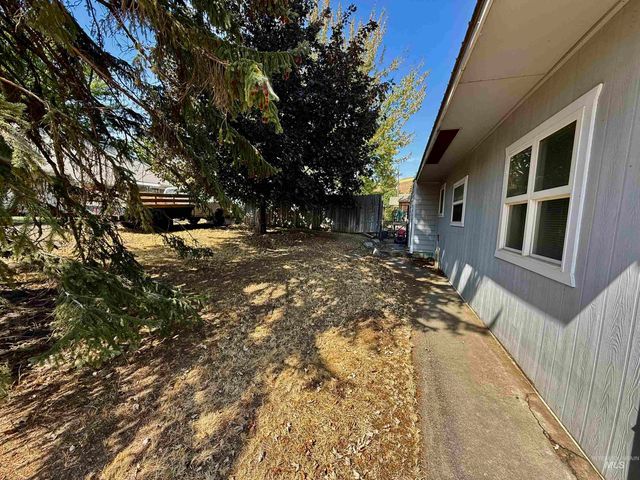 2395 Villard St, Pomeroy, WA 99347
