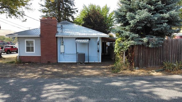 2395 Villard St, Pomeroy, WA 99347