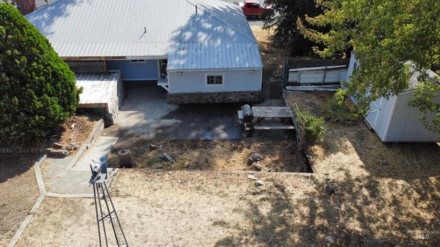 2395 Villard St, Pomeroy, WA 99347
