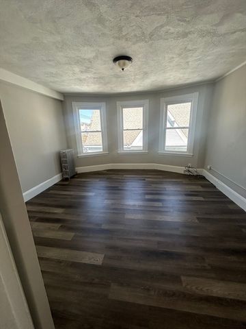 666 Metropolitan Ave 3, Boston, MA 02136