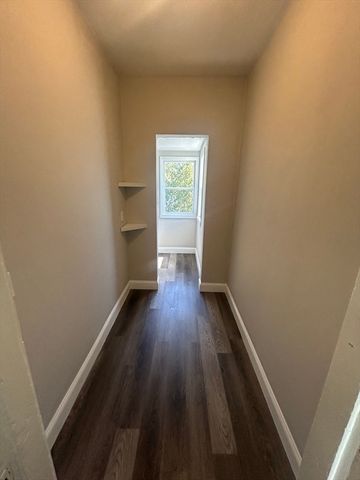 666 Metropolitan Ave 3, Boston, MA 02136