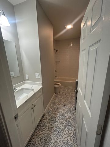 666 Metropolitan Ave 3, Boston, MA 02136