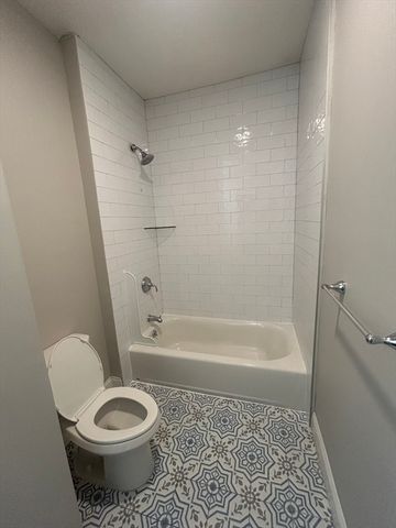 666 Metropolitan Ave 3, Boston, MA 02136