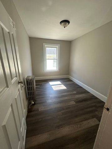 666 Metropolitan Ave 3, Boston, MA 02136