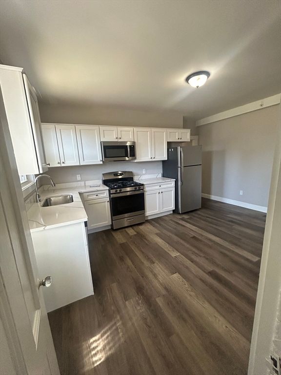 666 Metropolitan Ave 3, Boston, MA 02136