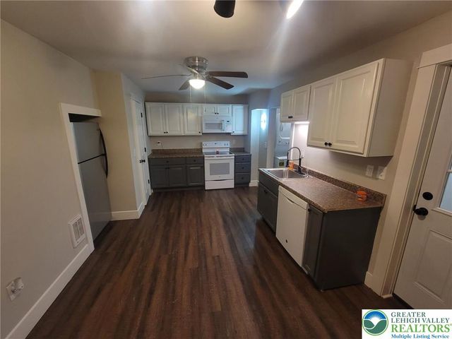 2376 North Delaware Drive, Upper Mt Bethel Twp, PA 18343