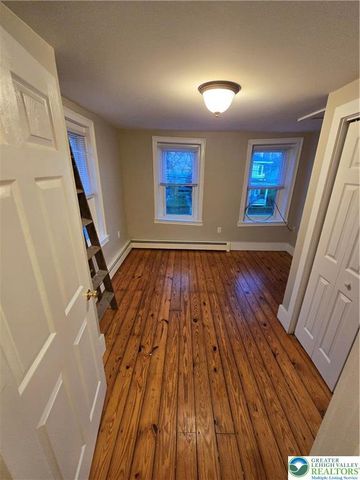 2376 North Delaware Drive, Upper Mt Bethel Twp, PA 18343