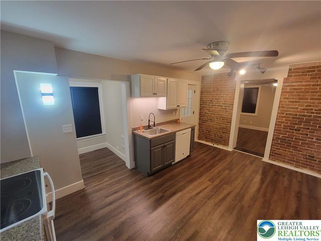 2376 North Delaware Drive, Upper Mt Bethel Twp, PA 18343