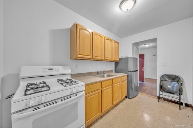 1015 Summit Avenue 1D, Bronx, NY 10452