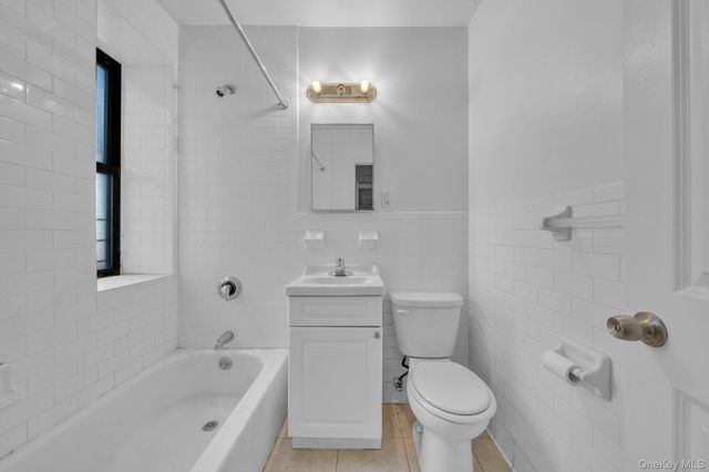 1015 Summit Avenue 1D, Bronx, NY 10452