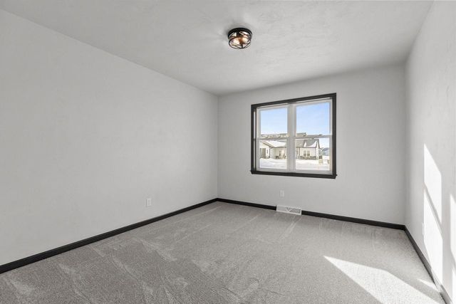 378 PAULS PLACE, Oshkosh, WI 54904