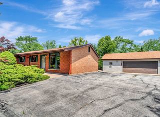 8740 W 161st Place, Orland Park, IL 60462