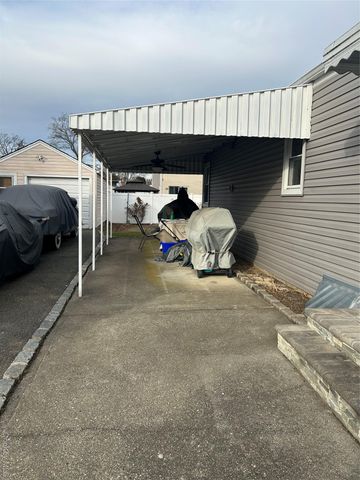 527 Willow Street, South Hempstead, NY 11550