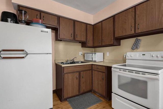 5690 Beechcroft Road, B, Columbus, OH 43229