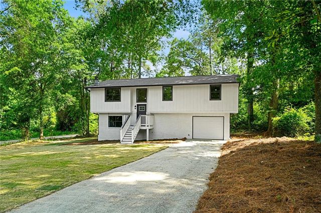 125 Woodbine Drive, Carrollton, GA 30117
