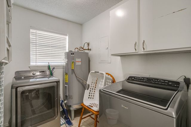 816 Ash Street, Burleson, TX 76028