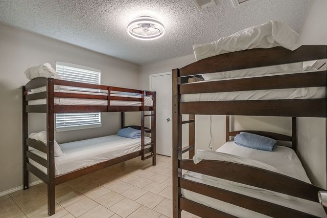 816 Ash Street, Burleson, TX 76028