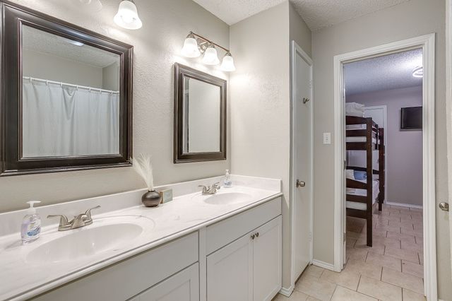 816 Ash Street, Burleson, TX 76028