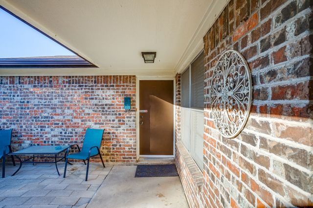 816 Ash Street, Burleson, TX 76028