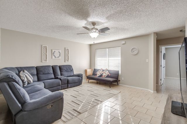 816 Ash Street, Burleson, TX 76028