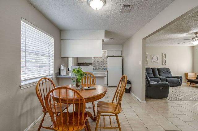 816 Ash Street, Burleson, TX 76028