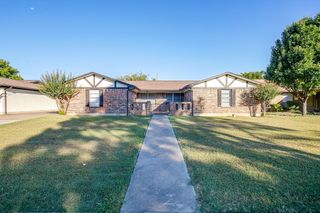 816 Ash Street, Burleson, TX 76028