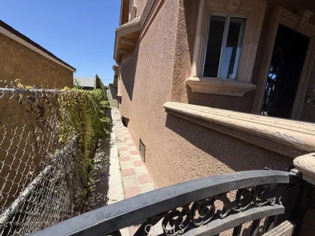 1151 W 90th St, Los Angeles, CA 90044