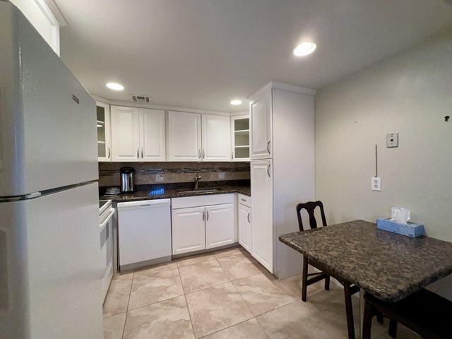 213 Somerset K, West Palm Beach, FL 33417